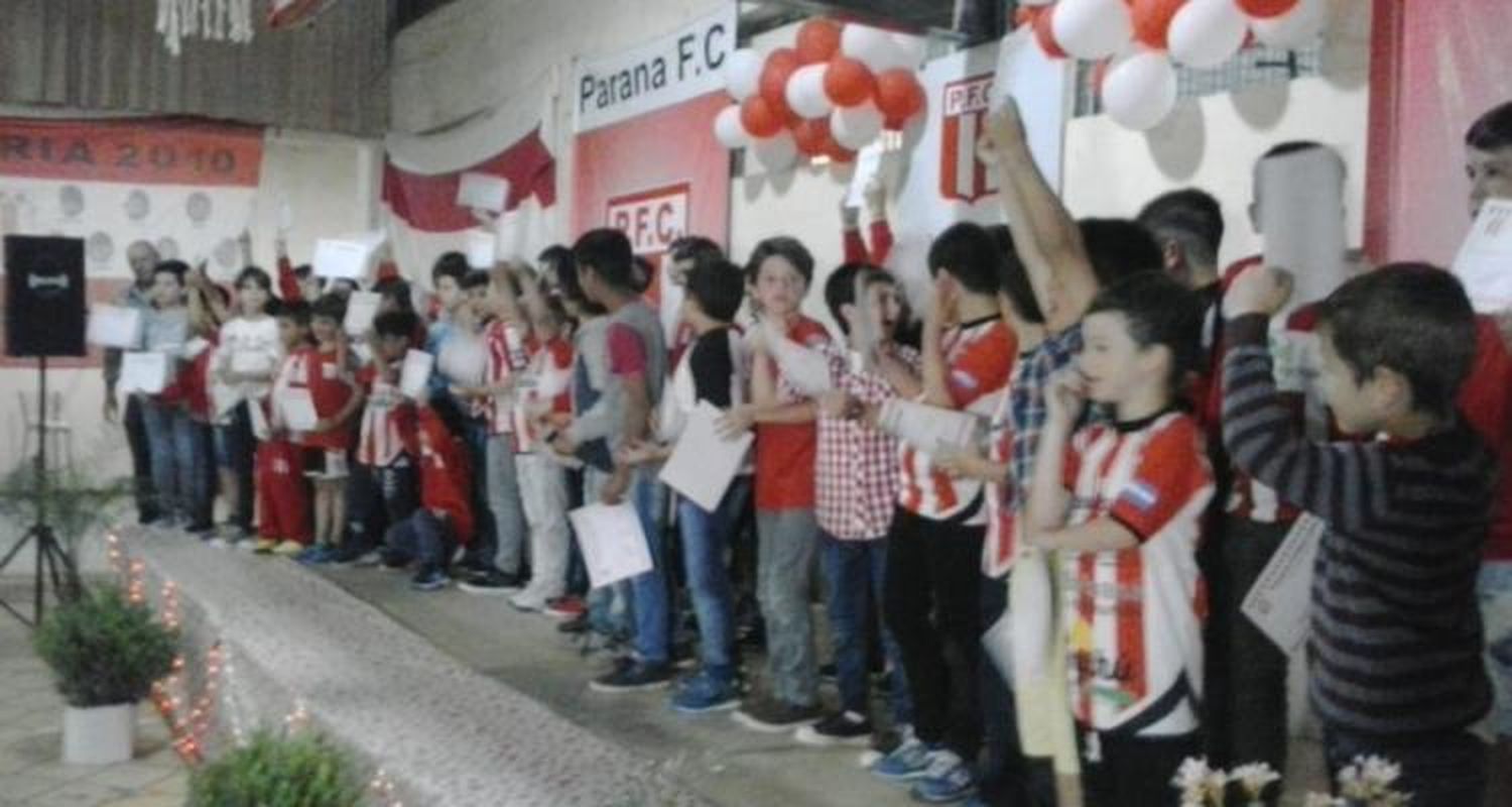 Paraná cerró el año con el Albirrojo