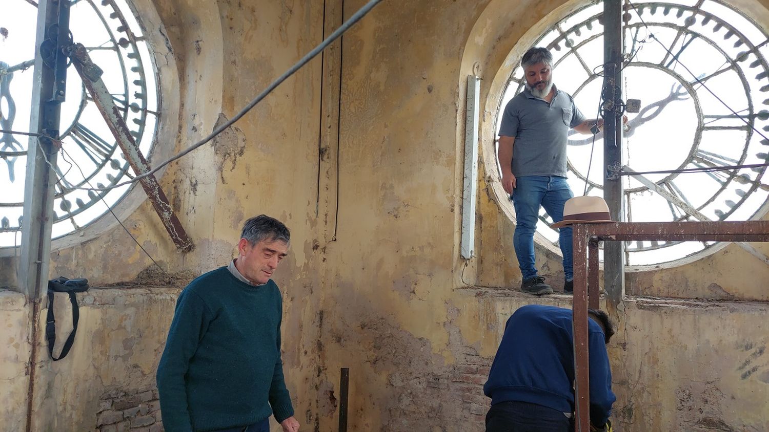 Así será la reparación del reloj de la torre del Palacio municipal: reemplazarán la antigua máquina, que será pieza de museo