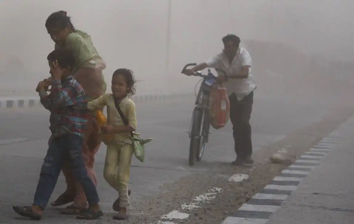 Rayos mataron a 93 personas en India