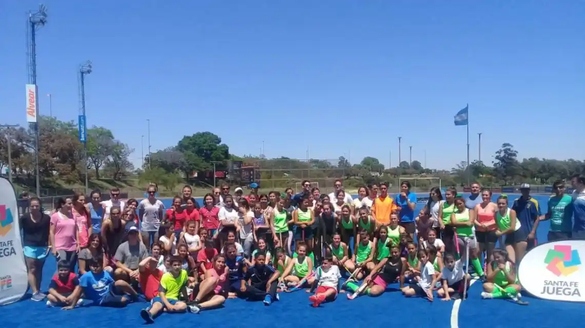 La provincia continúa con las capacitaciones de “Jugamos al hockey”