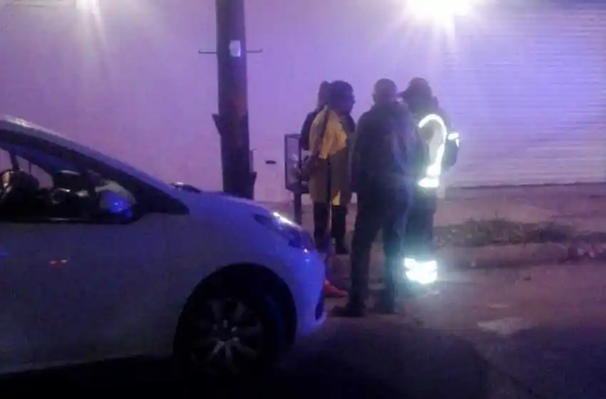 Perdió el control por conducir ebrio e impactó contra una columna