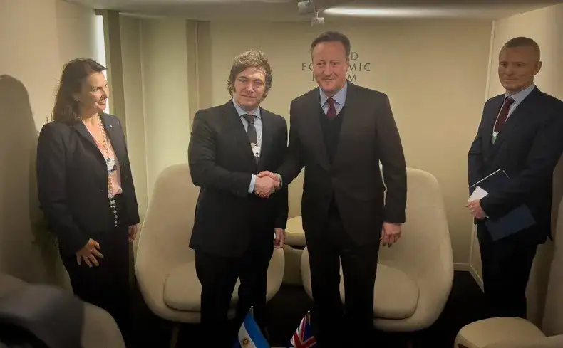 Javier Milei habló con David Cameron de Malvinas