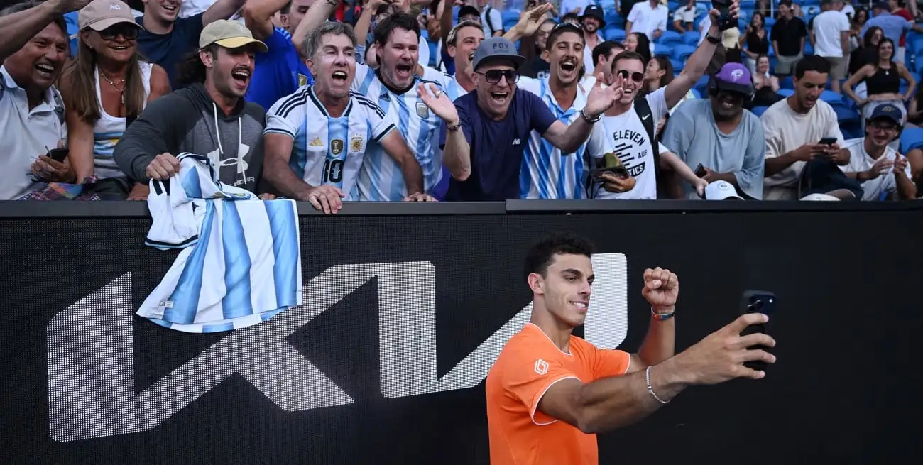 El festejo de Cerúndolo con los hinchas argentinos. Crédito: REUTERS/Jaimi Joy