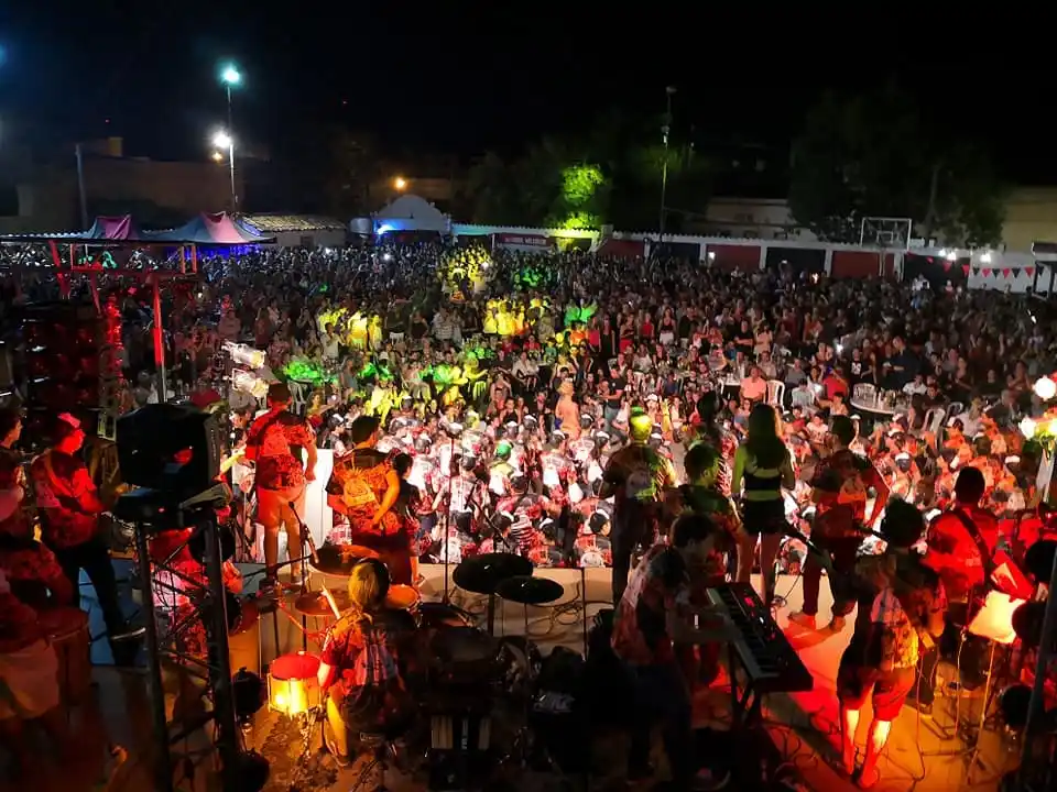 Con una gran fiesta, Marí Marí presentó “Canta Canta”