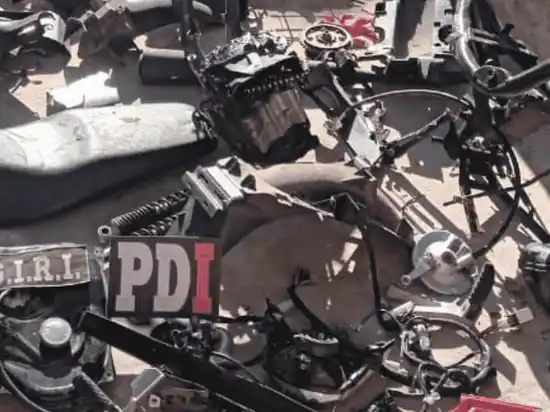 Detuvieron a dos sospechosos y secuestraron motopartes tras un allanamiento por el robo de bicicletas en barrio La Sexta