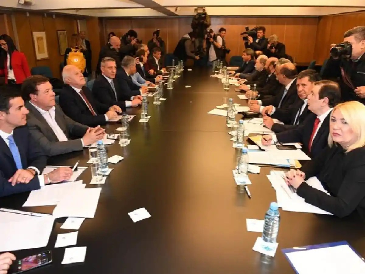 Trece gobernadores apelan a la Corte para frenar la rebaja del IVA y de Ganancias