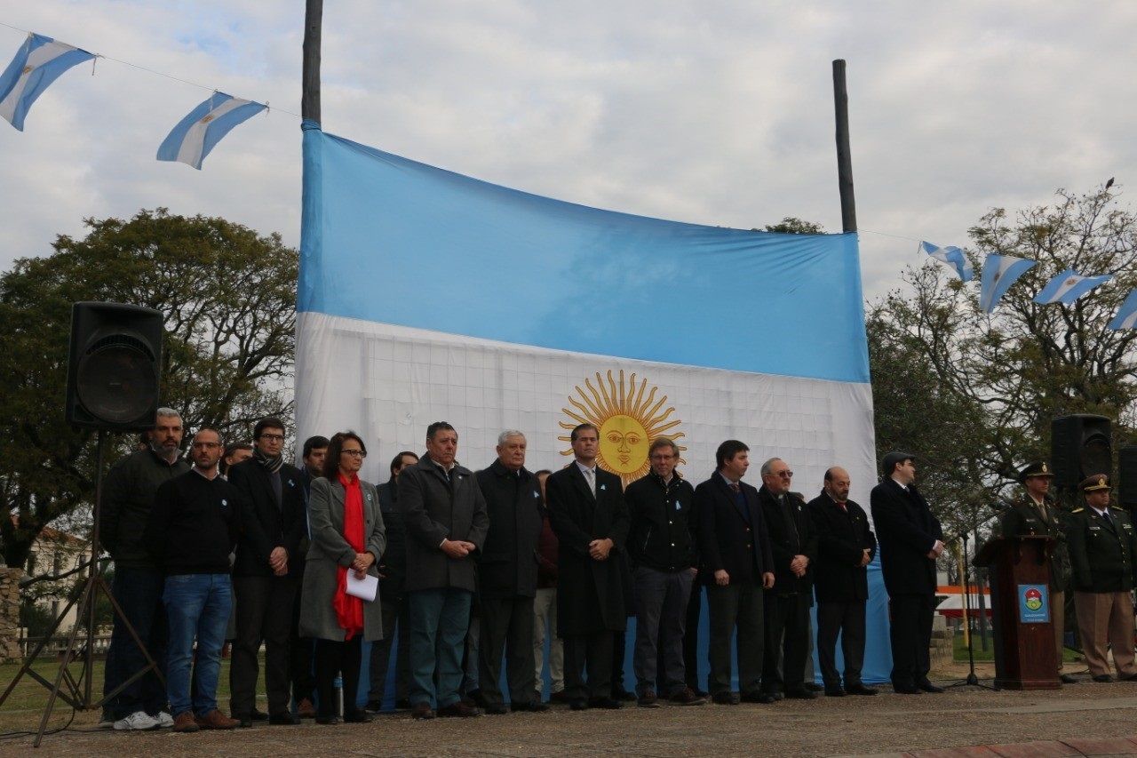 En la Plaza Colón, se celebró el acto por el Día de la Independencia