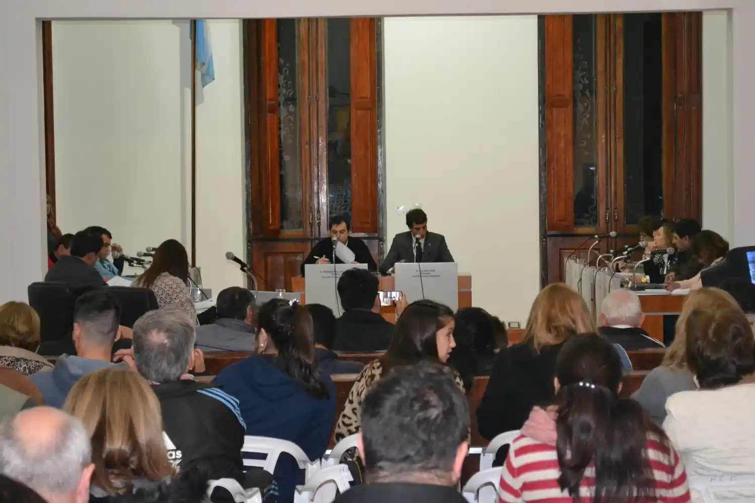 Hechos extraños en el recinto del CD de Victoria