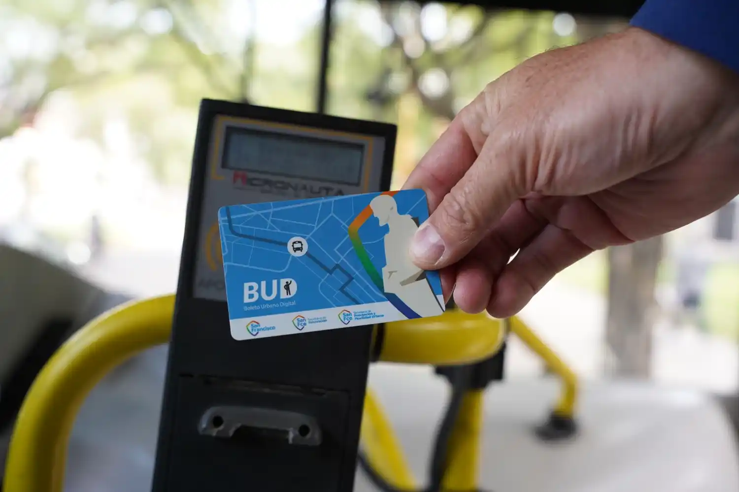 El BUD reemplaza la utilización de dinero en efectivo para la compra de boletos.