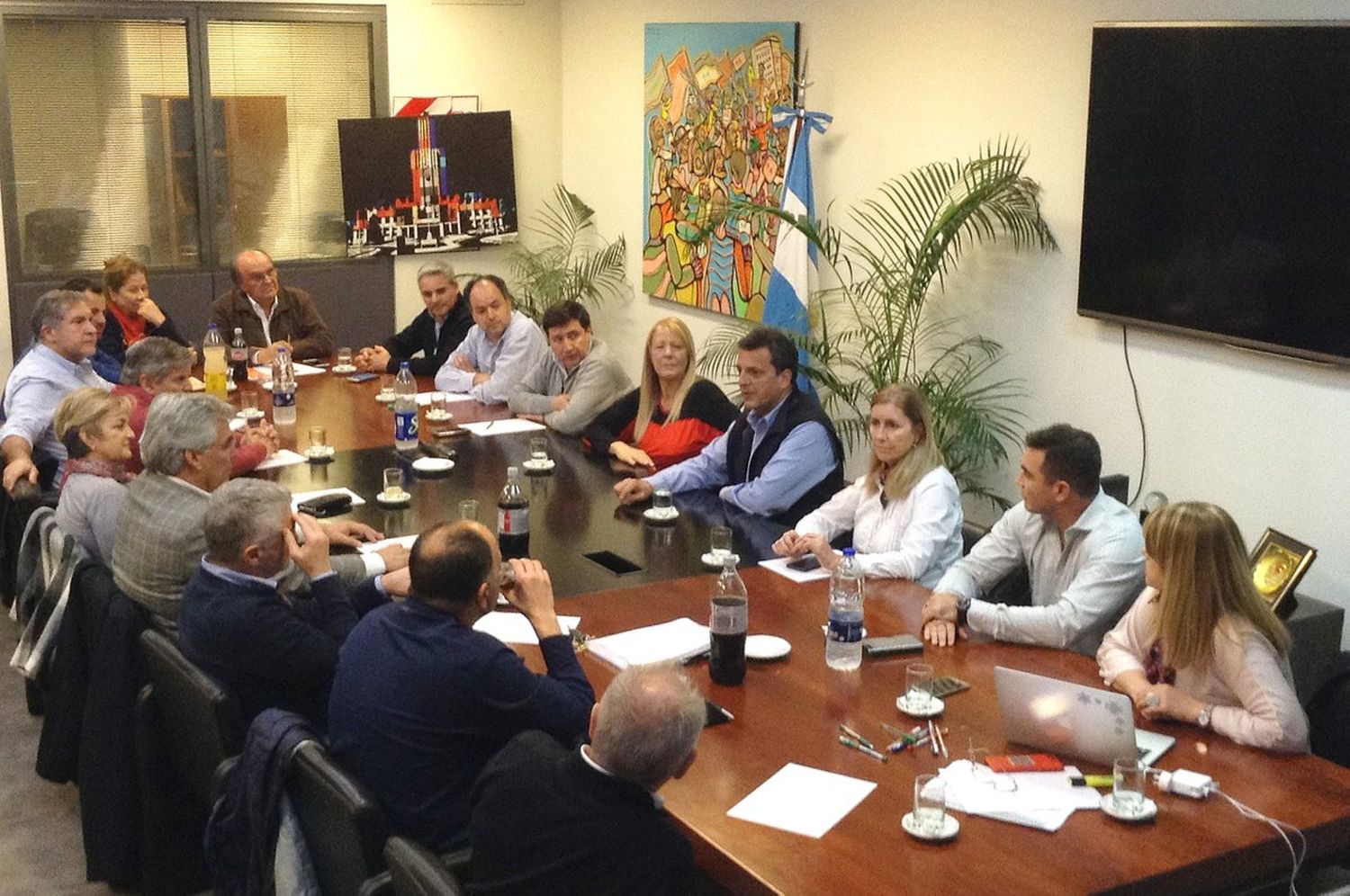 Massa y Stolbizer reunieron a los legisladores de 1País tras quedar relegados al tercer lugar en las PASO