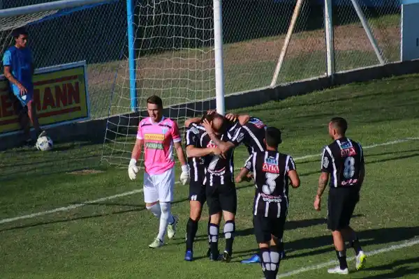 Juventud perdió y comienza a preocuparse por los promedios