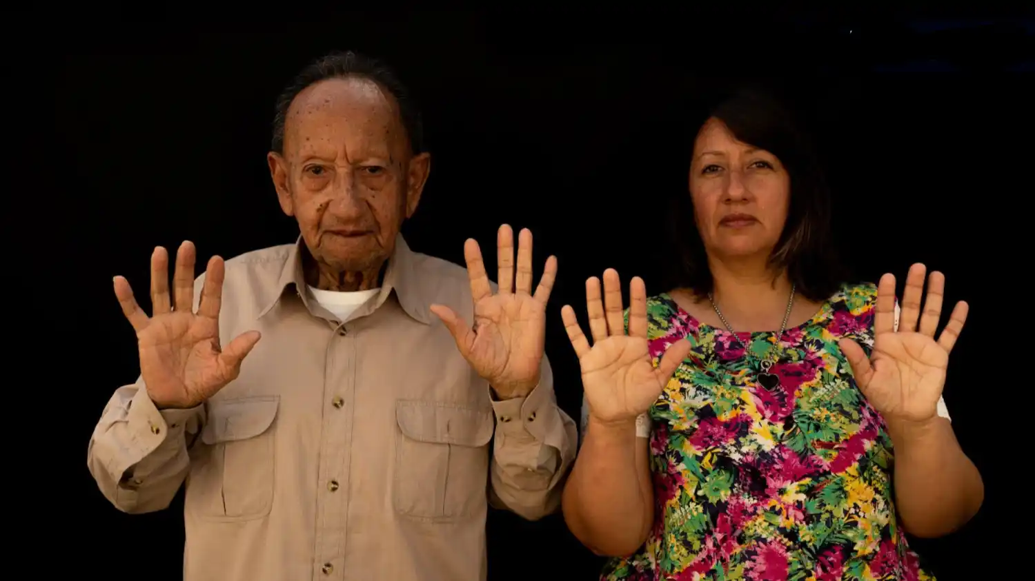 El entrerriano Blas Jaime y su hija Evangelina, descendientes del pueblo Chaná y exponentes de su lengua y cultura.
