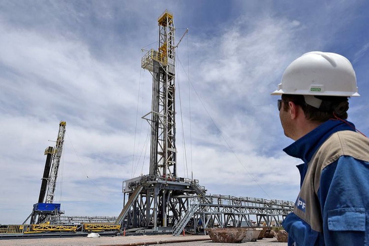 Directivos de YPF se reunieron con autoridades de Santa Cruz y Chubut