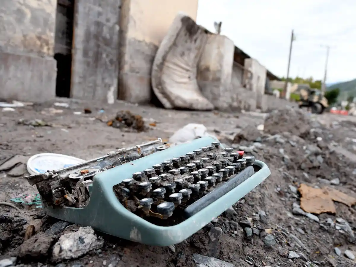 Trabajan para reconstruir la única escuela de un pueblo jujeño a dos meses del alud