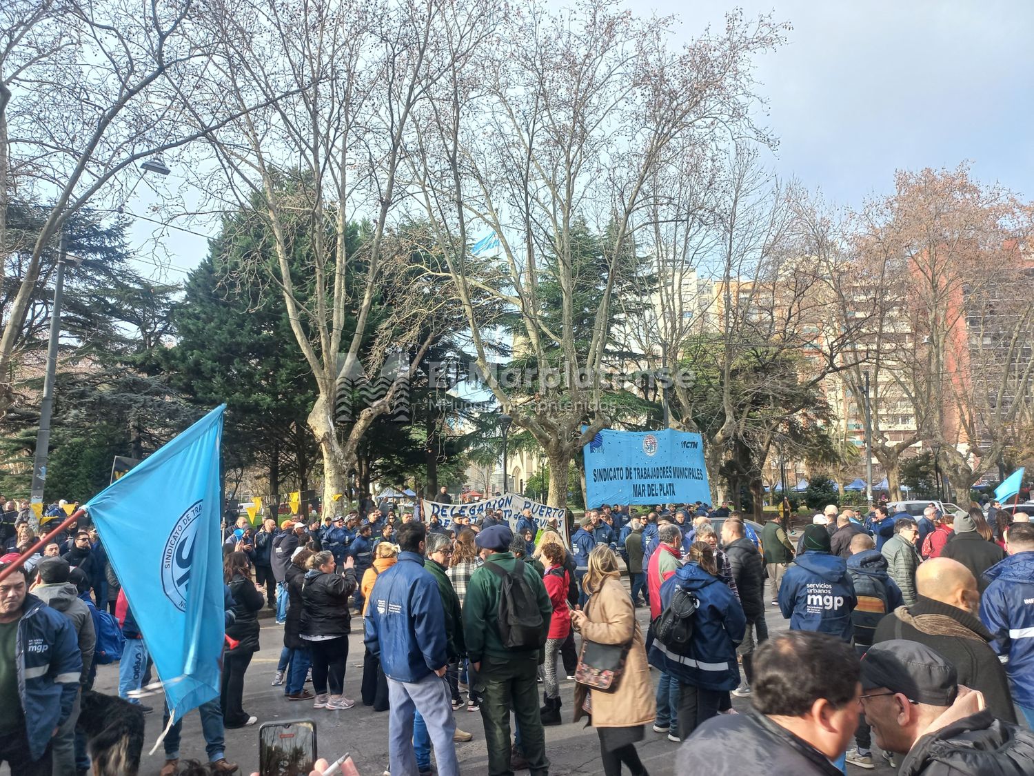 Ruidazo en las puertas de Municipio: "Las medidas de fuerza se endurecerán"