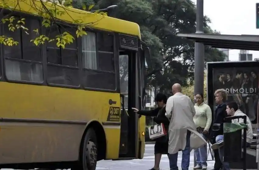 Vuelven los colectivos en Rosario tras los fondos que envió Nación