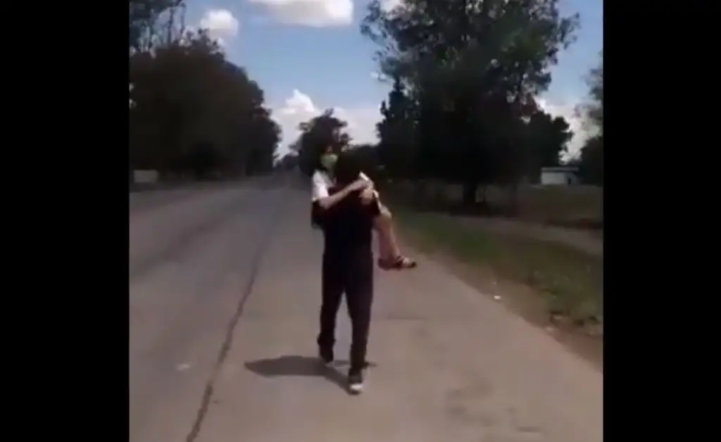 Cruzó la frontera de Santiago del Estero con su hija enferma en brazos luego de que le negaron el ingreso