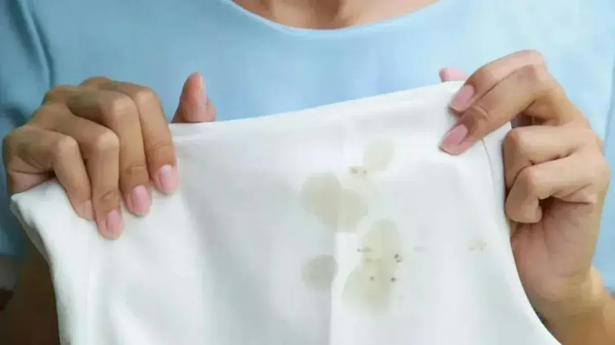 Cómo eliminar manchas de grasa de la ropa usando tiza blanca
