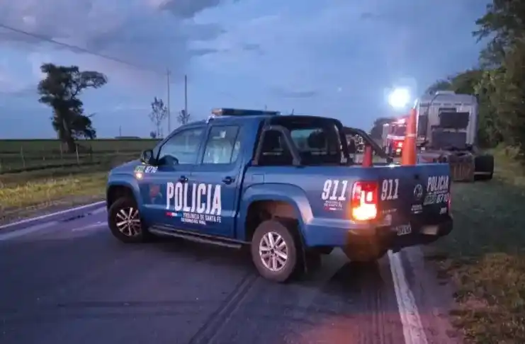 Accidente fatal: cruzó caminando la Ruta 6 y fue atropellada por un auto