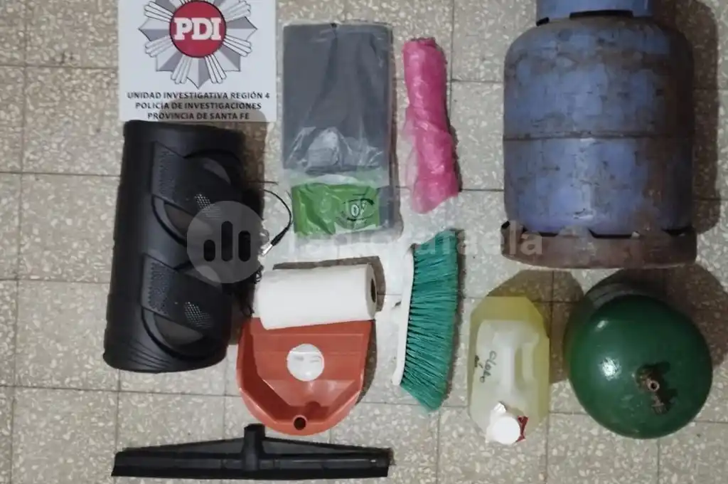 Hallaron un parlante portátil, cloro, garrafas y elementos de limpieza robados de una casa quinta