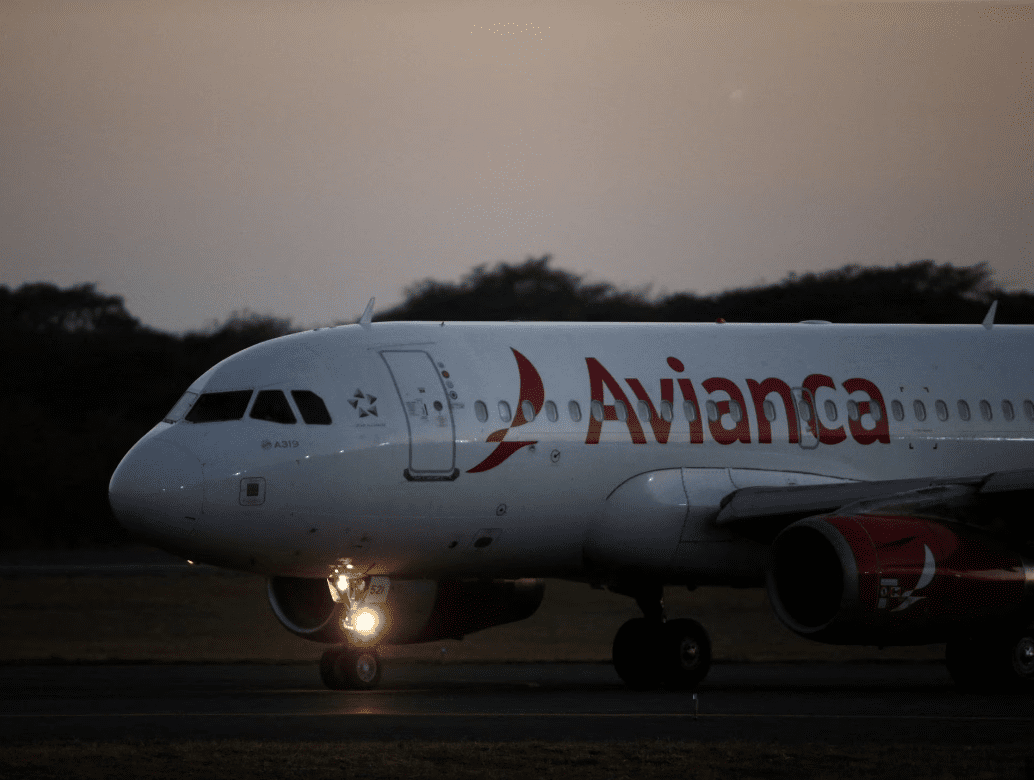 Pánico en un vuelo de Avianca que aterrizó de emergencia (+Video)