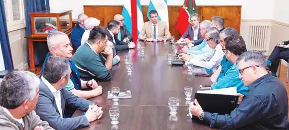 Cresto dispuso un nuevo aumento de  sueldos para los trabajadores municipales