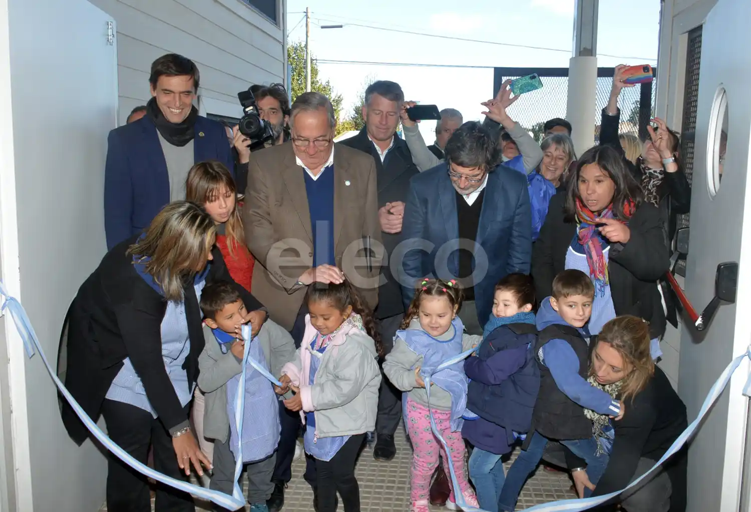 Sin distinciones políticas, inauguraron el Jardín de Infantes 927 de La Movediza