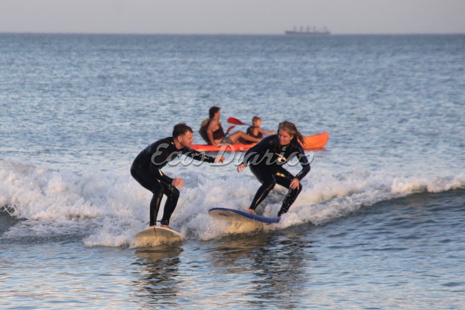 En pleno desarrollo la actividad del Corredor del Surf