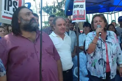 Gremios docentes confirmaron el paro por 48 horas para el 22 y 23
