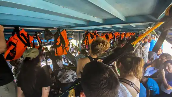 Liberan a 150 turistas que fueron secuestrados por indígenas peruanos