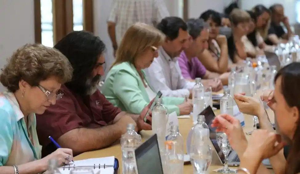 Inflación sin freno: Docentes y estatales se vuelven a reunir hoy en paritarias con el Gobierno bonaerense