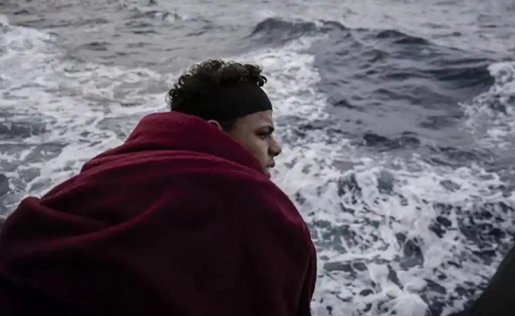 Banksy financia un barco para rescatar a migrantes en el Mediterráneo