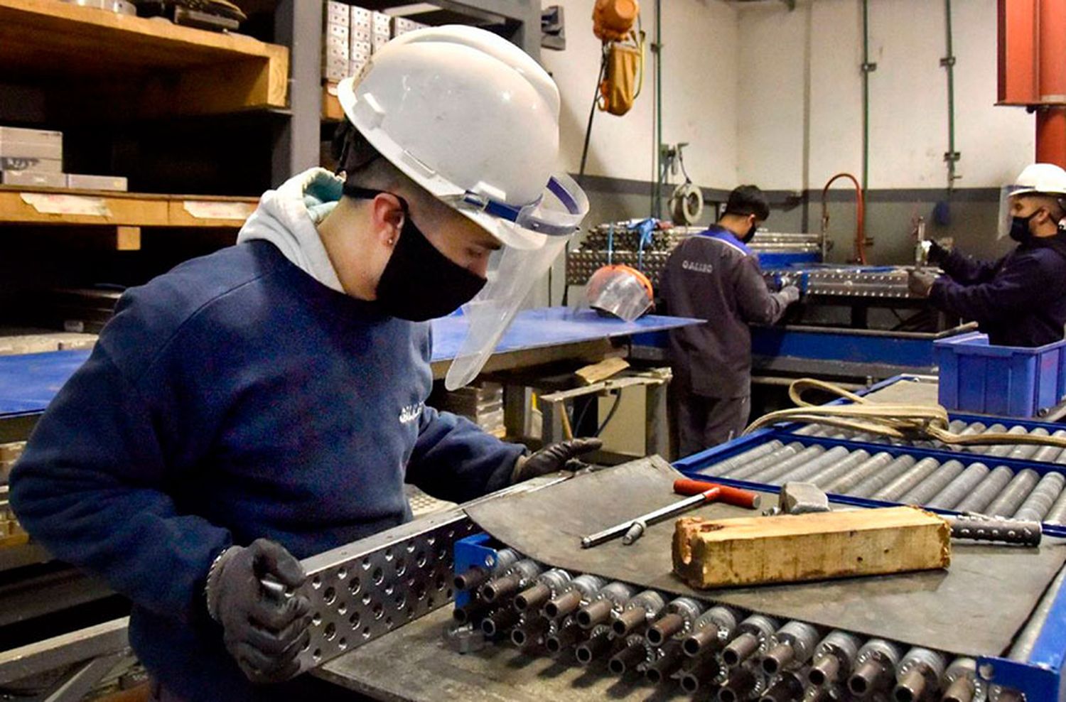 La AFIP definió quiénes y cuándo pueden pedir los créditos a tasa subsidiada para pagar salarios