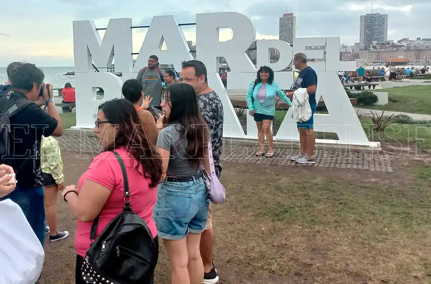 Instalarán dos puntos selfies más, uno en las Sierras y otro en la Laguna