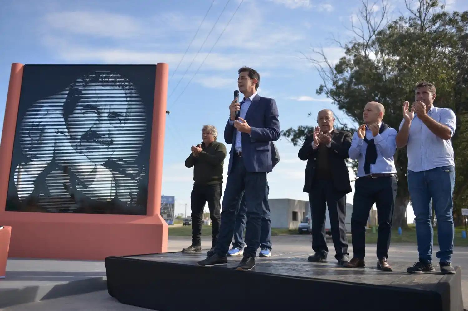 En Mar Chiquita inauguraron dos murales en homenaje a Raúl Alfonsín y Néstor Kirchner