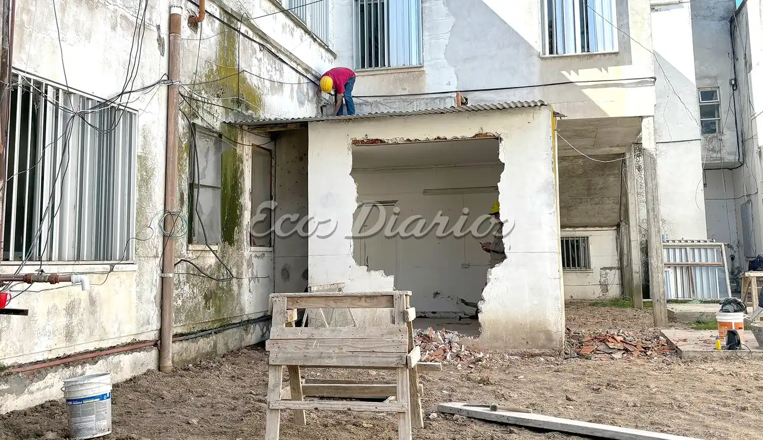 En obra. Adecúan el lugar donde se ubicará el tomógrafo
