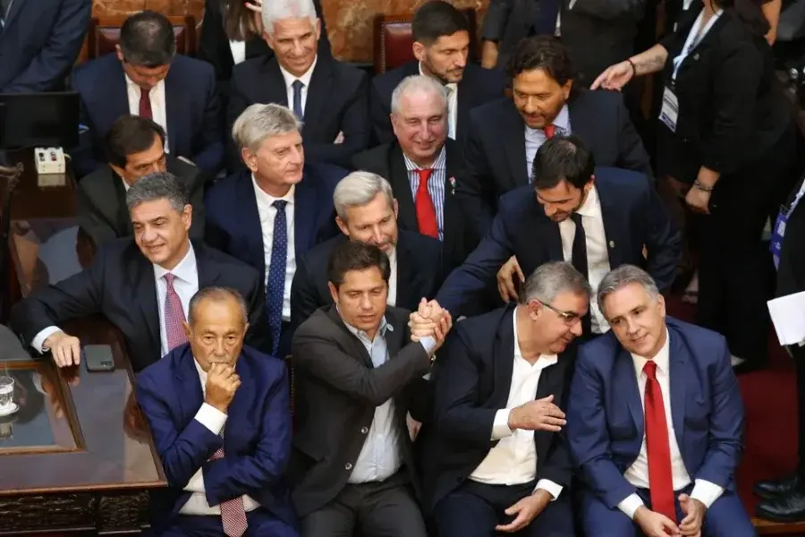 Todos los gobernadores apoyaron a Maximiliano Pullaro