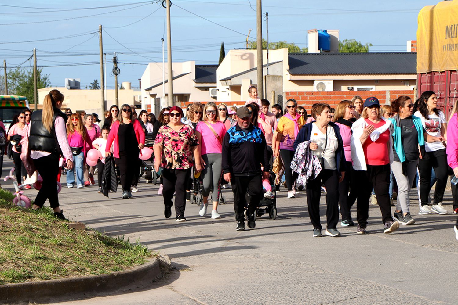 Caminata en el día de la lucha contra el Cáncer de Mama