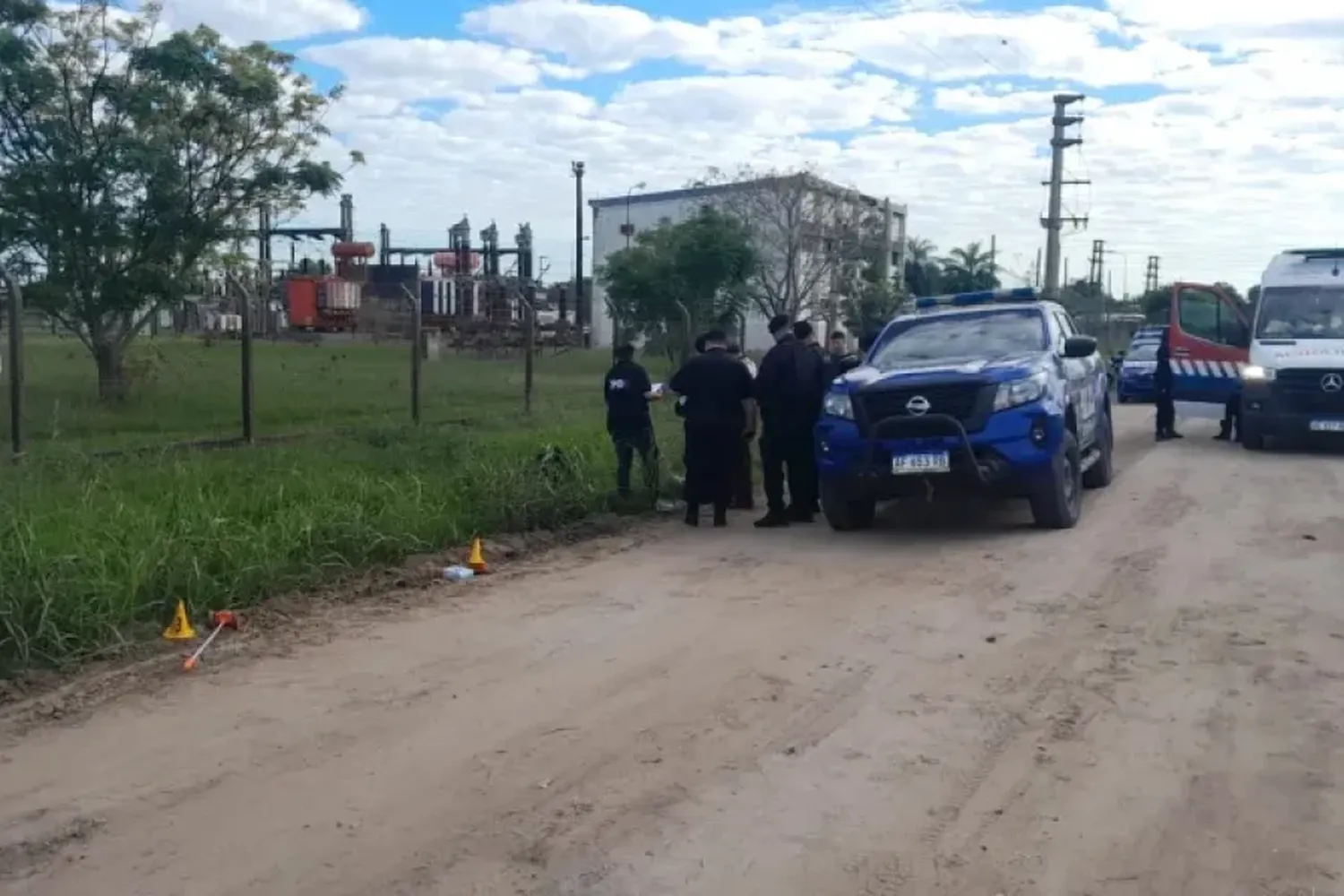 Encontraron muerta a una joven en una cuneta