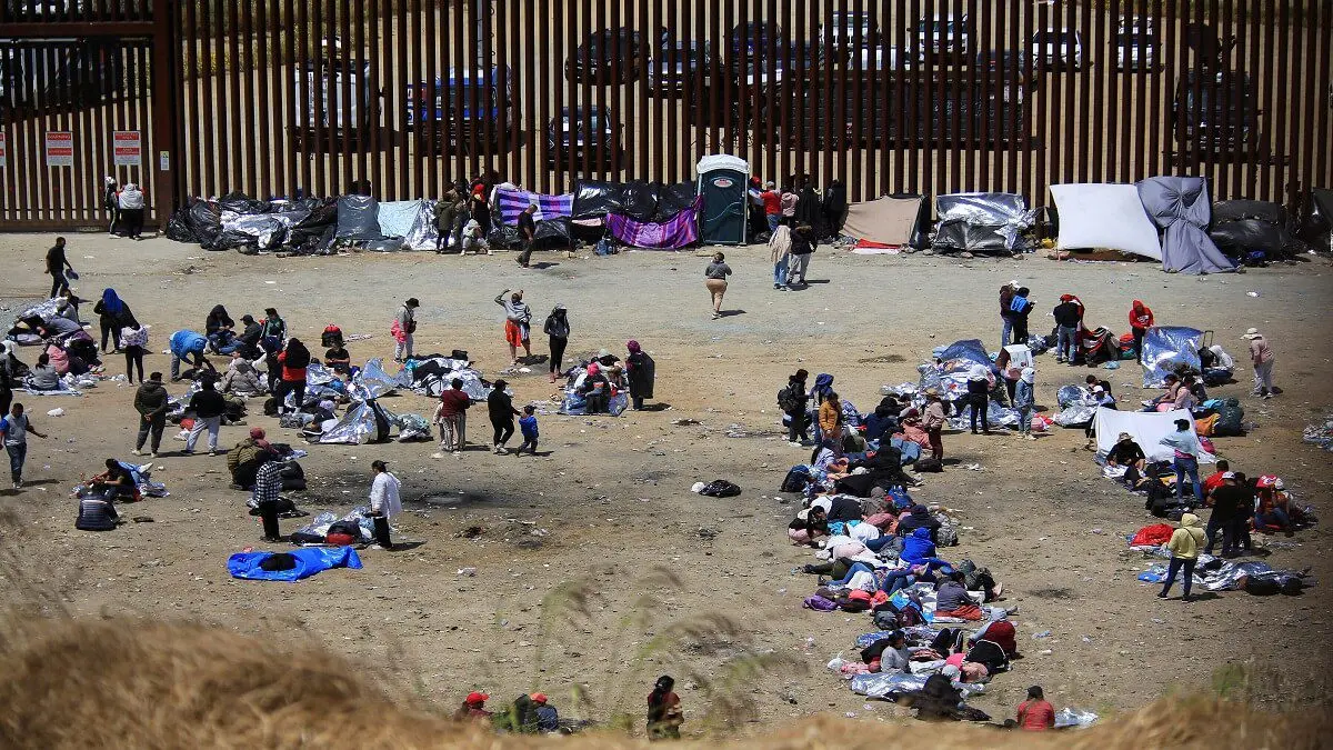CASI la población de un país pequeño: 5,8 millones de migrantes entraron a EE. UU. en 4 años