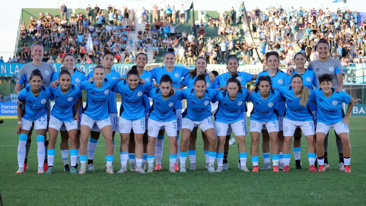 Romina Núñez (sexta, arriba), a la Libertadores con Belgrano. (Foto de prensa Belgrano).
