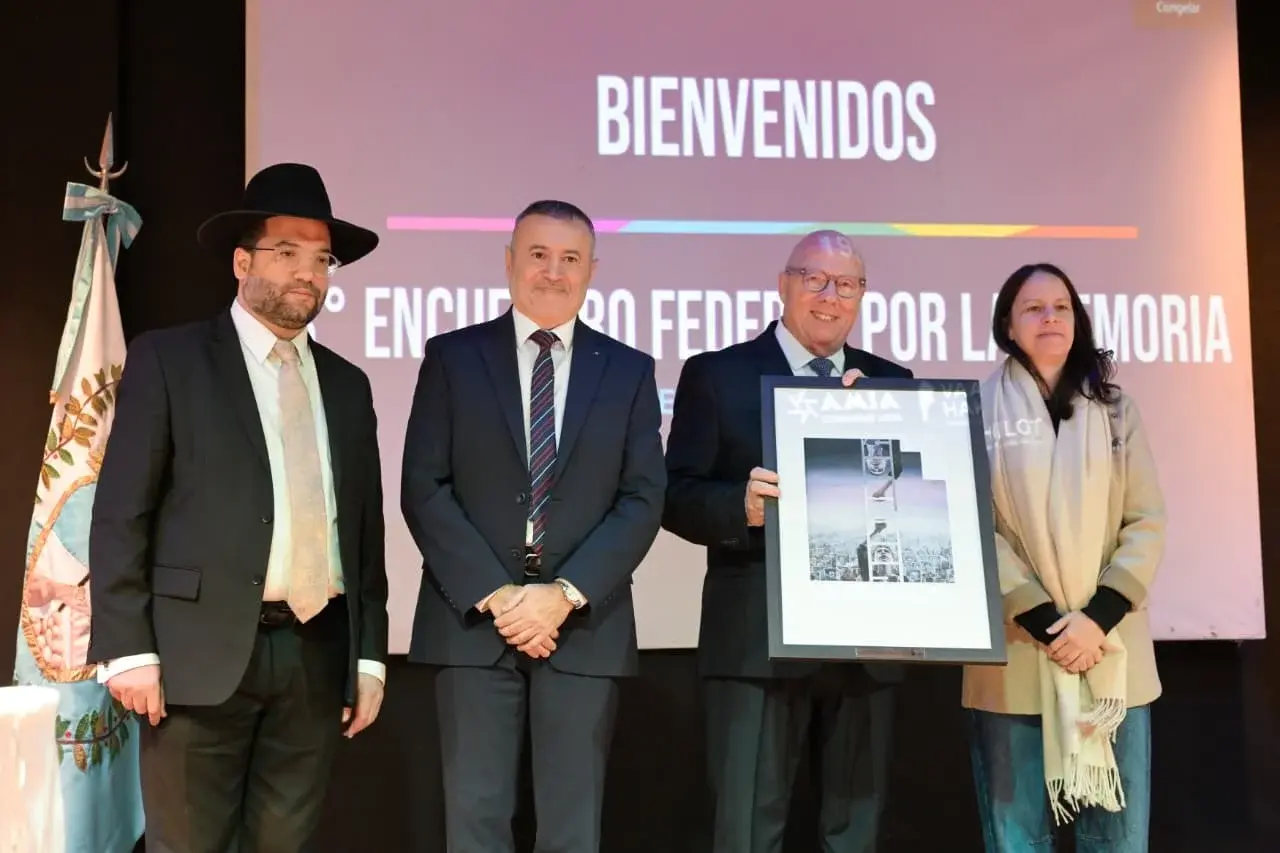 A 32 años del atentado a la AMIA, intendentes de todo el país firmaron un compromiso por la memoria