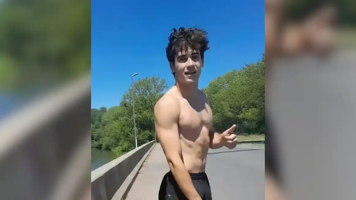 Colapinto entrenó bajo la lluvia en ruta, en días previos a volver a Europa.