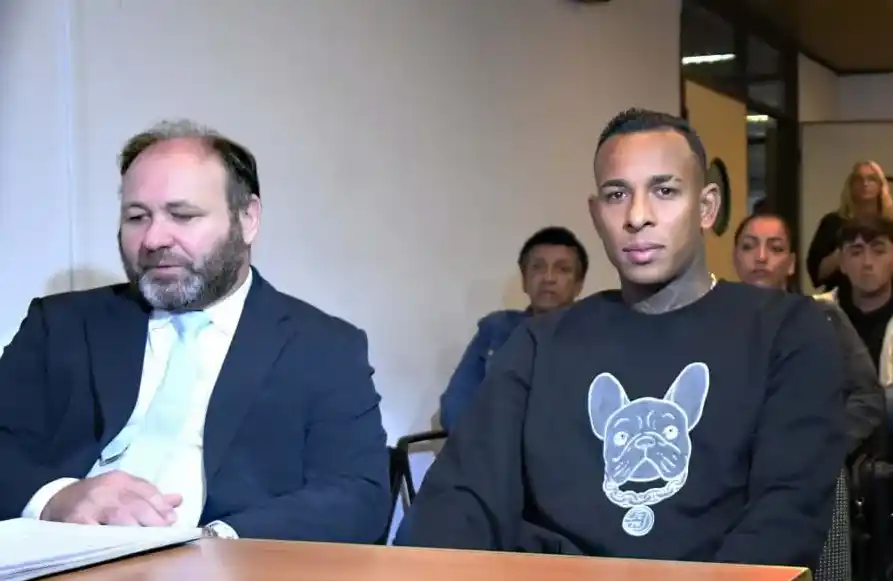 Juicio a Sebastián Villa: El abogado alegó que no es violento porque nunca fue expulsado por juego brusco