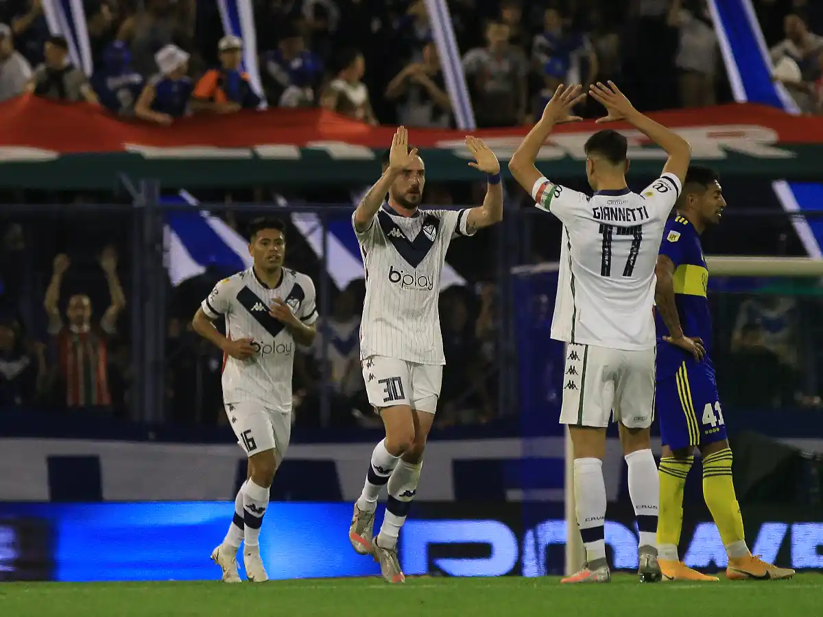 Vélez le dio un baño de realidad a Boca