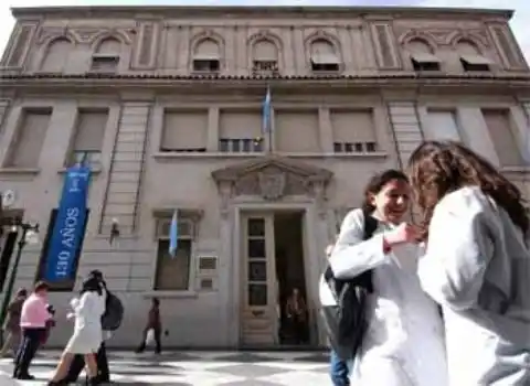 En Tucumán elaboran un manual escolar para prevenir el acoso en las redes sociales