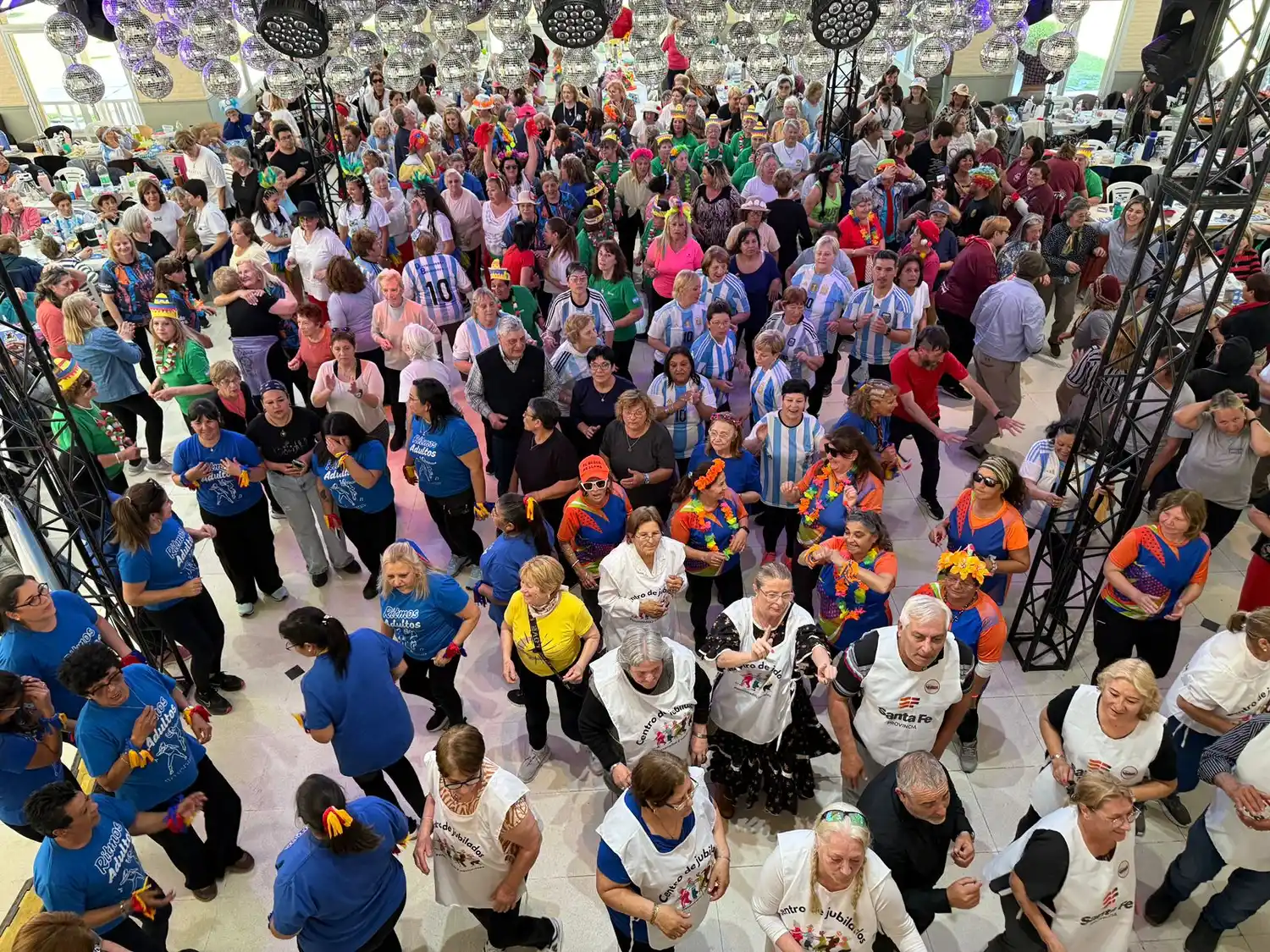 El Country de Camioneros fue una fiesta con el picnic de la primavera para personas mayores