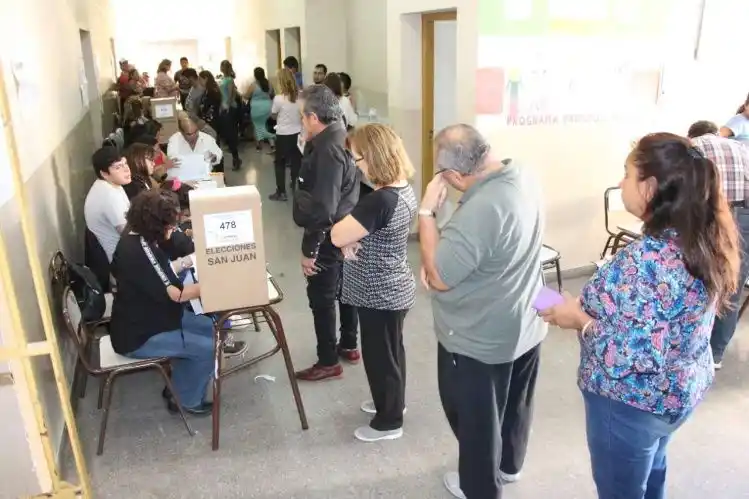 El lunes no habrá clases en las escuelas donde se vota