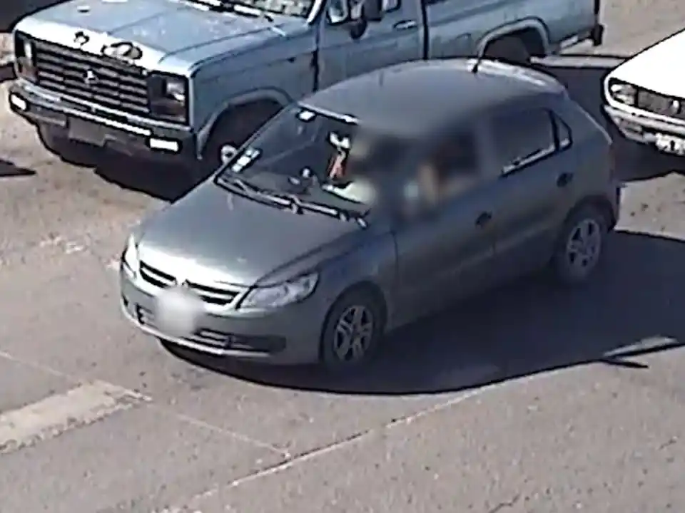 Las cámaras del COM siguieron el recorrido para dar con el auto.