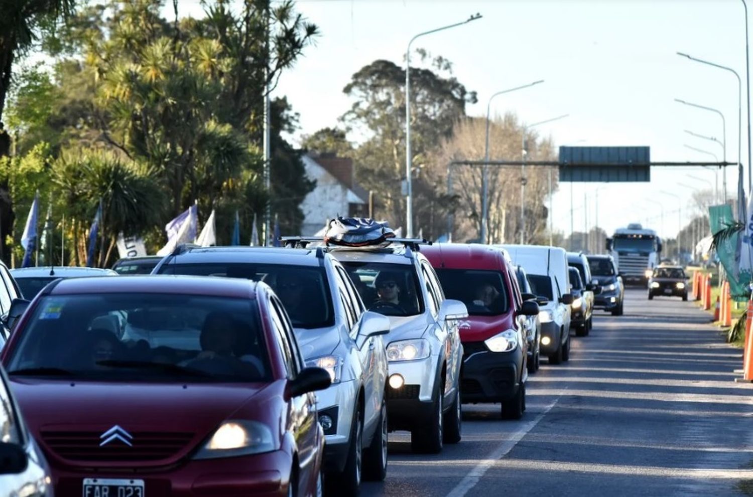 Fin de semana extra largo: Unos 2100 autos por hora van hacia la Costa Atlántica